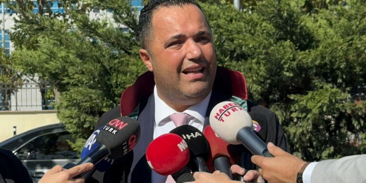 Mersik'in Silifke ilçesinde 3 ayrı noktada çıkan orman yangını devam ediyor. Fotoğraf: Silifke (Mersin), (DHA)