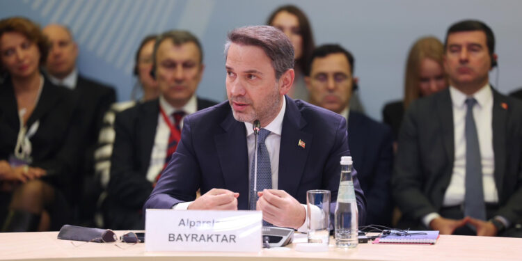 Bakan Bayraktar: Nükleer enerjiyi küresel bir köprü haline getirmeye kararlıyız. (DHA)