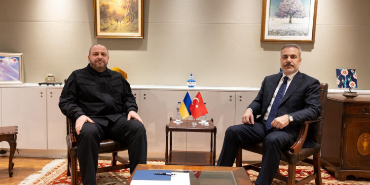 Bakan Fidan, Ukrayna Milli Güvenlik ve Savunma Konseyi Sekreteri Rüstem Umerov ile Brüksel'de görüştü. Fotoğraf: Ankara, (DHA)